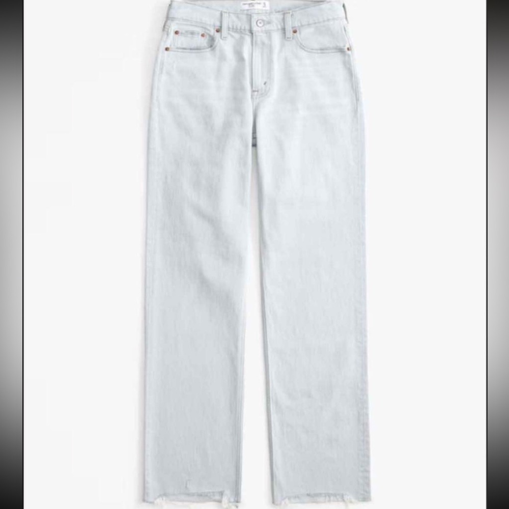 Light Wash Women’s Straight Jeans - abercrombie & fitch